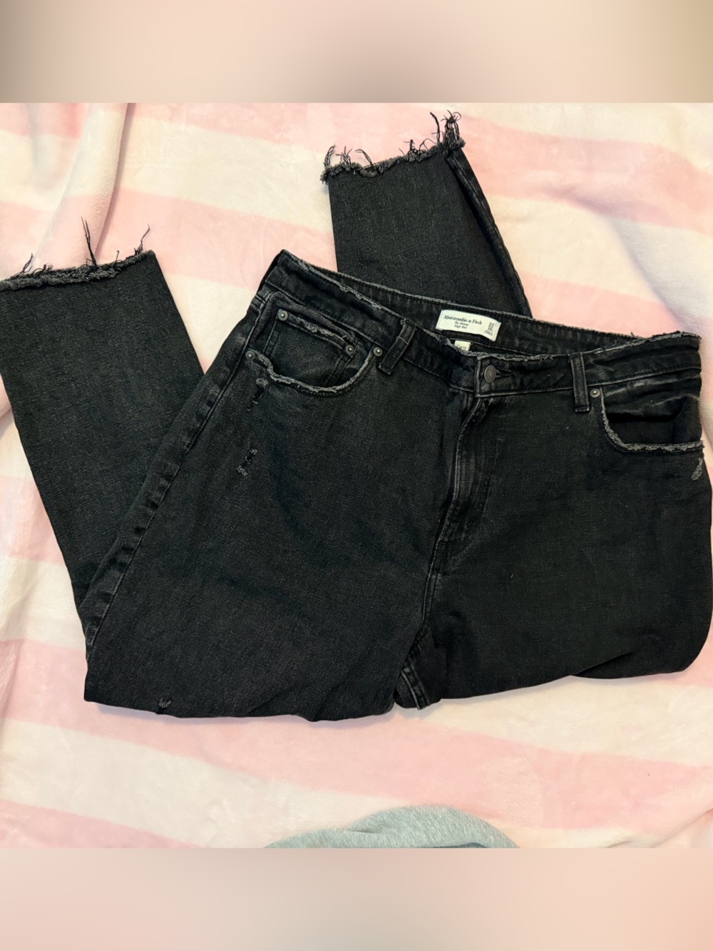 Abercrombie & Fitch Black Raw-Hem Cropped Jeans
